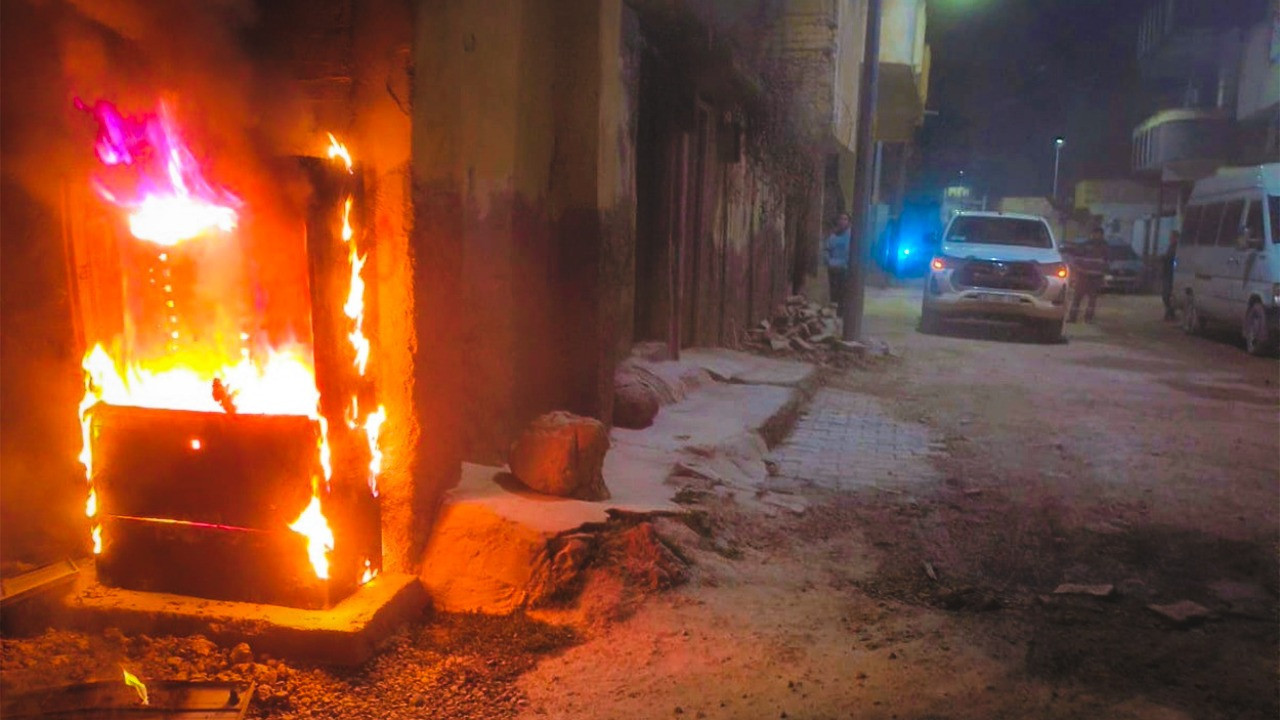Akılalmaz metod panolar alev alınca ortaya çıktı