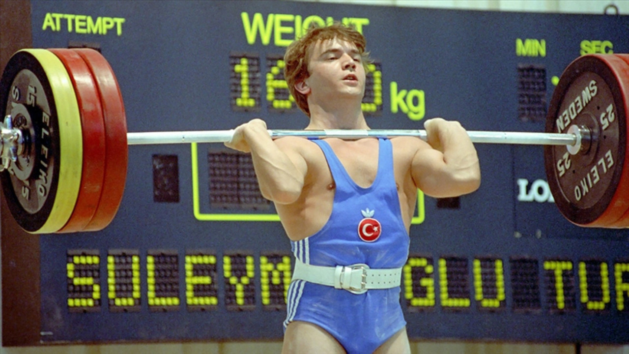 "Cep Herkülü" Naim Süleymanoğlu: Time'a kapak olan ilk Türk