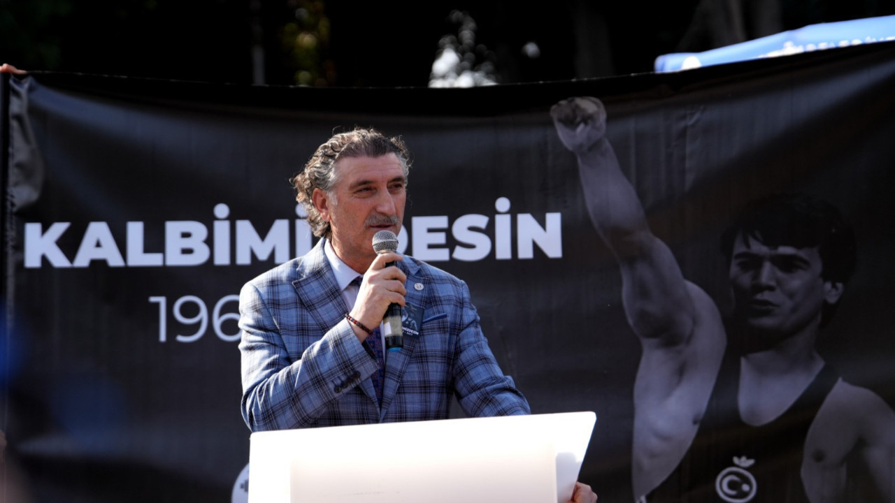 Naim Süleymanoğlu kabri başında anıldı