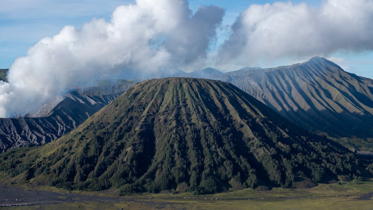 Semeru Yanardağı patladı: Bölgede panik