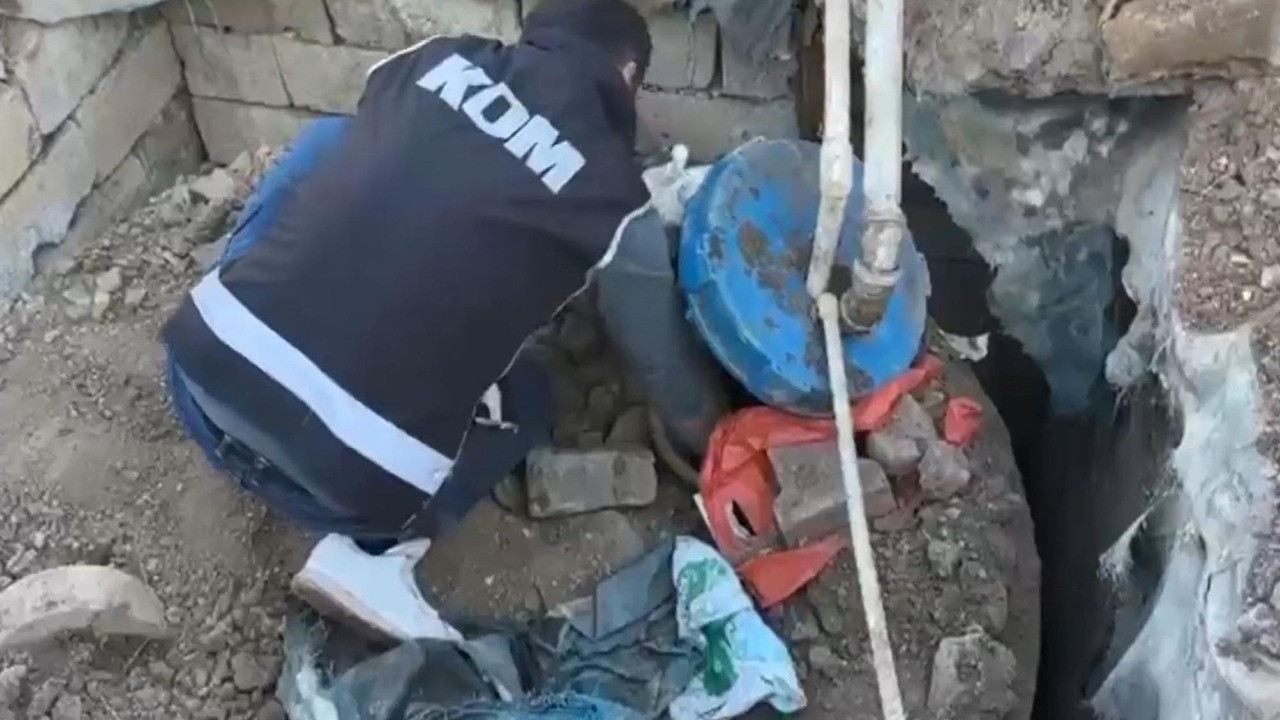 Ağrı'da yerin altından 3,5 ton kaçak motorin çıktı