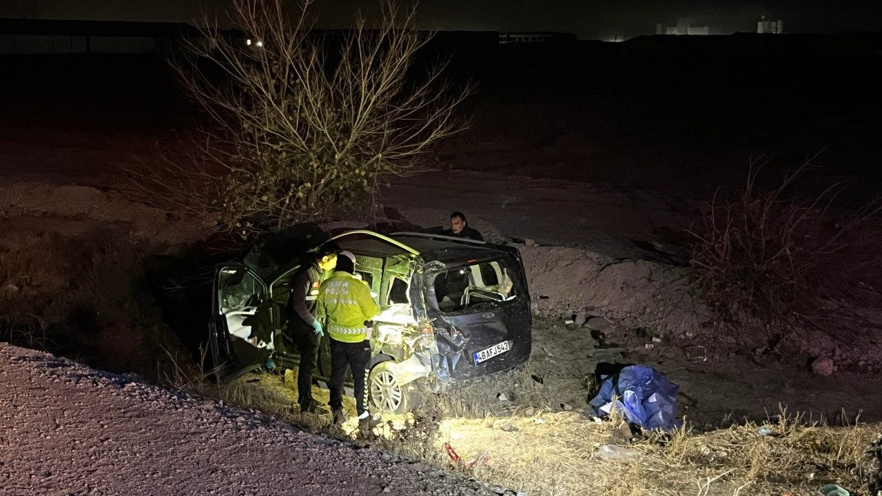 Araç şarampole devrildi: 1 ölü, 3 yaralı