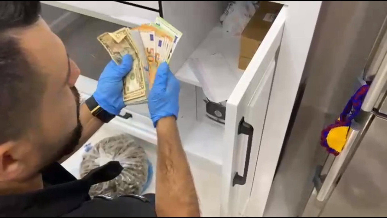 Mersin’de sokak satıcılarına operasyon: 16 tutuklama