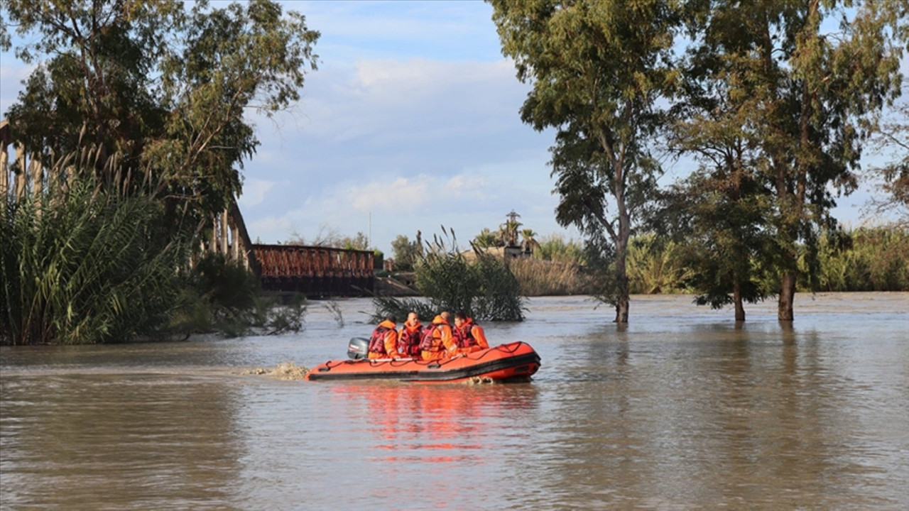 Arnavutluk’ta sel can aldı