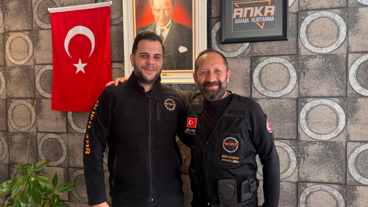 Depremde ailesini kaybetti… Şimdi hayat kurtarmak için sahada