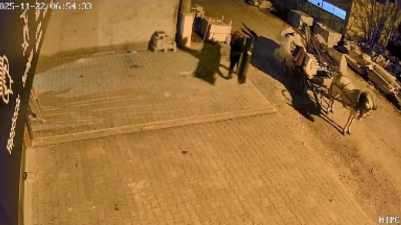 35 bin TL'lik eşya çaldılar, yakalandılar