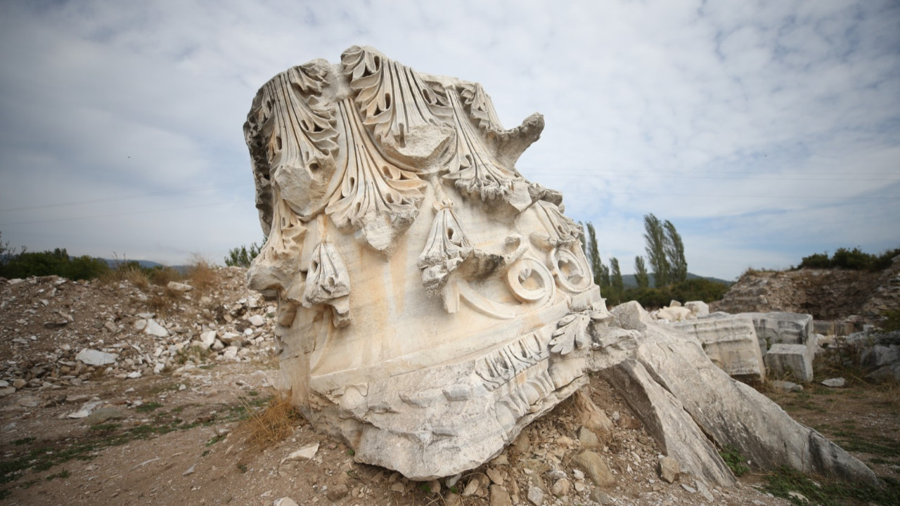 Balıkesir'de bulunan devasa sütunlar Roma dönemi hakkında ipucu veriyor