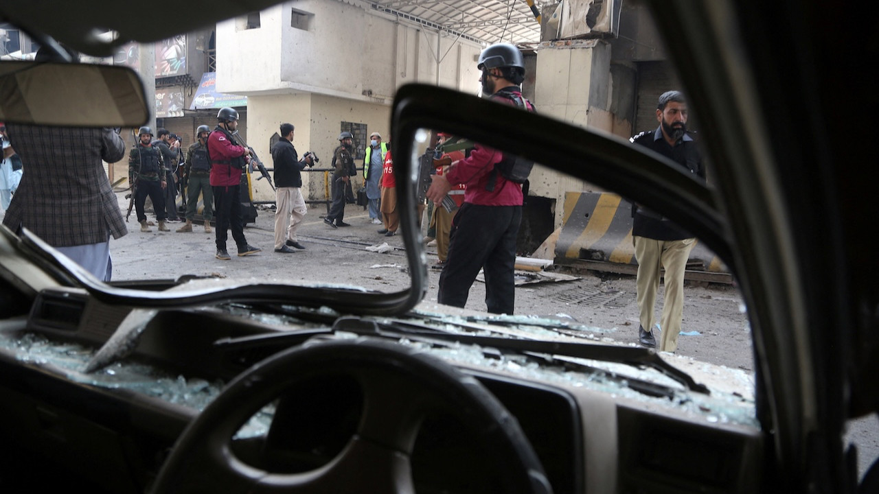 Jandarma karakoluna saldırı: Ölü ve yaralılar var