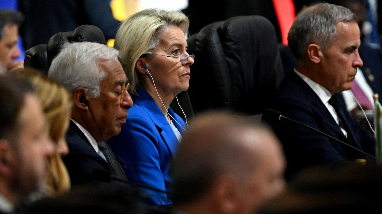 AB Komisyonu: Demokrasi bazı tehditlerle karşı karşıya