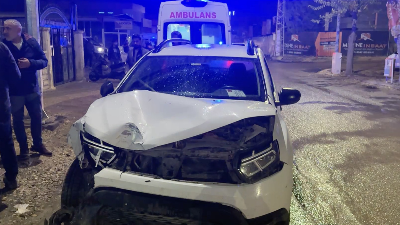 Adıyaman’da minibüs ile otomobil çarpıştı