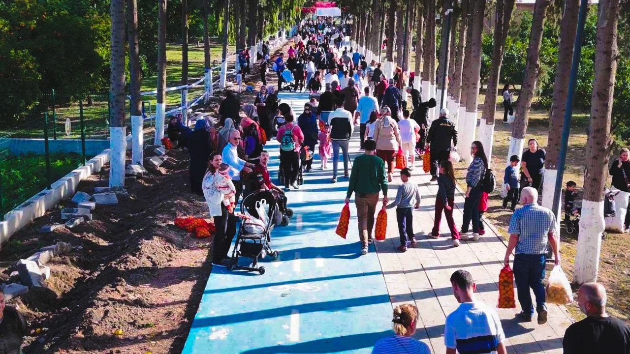 Bedava olduğunu duyan filesini eline alıp koştu