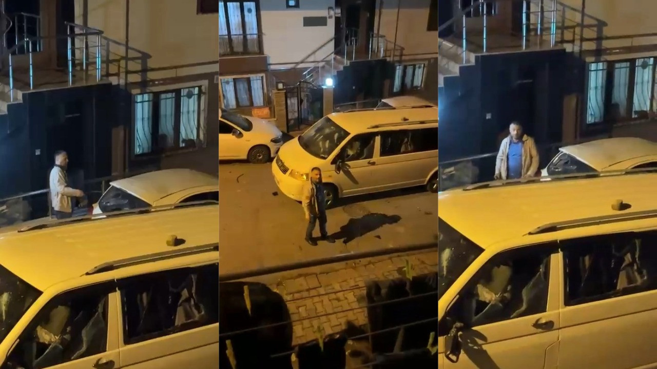 Demir sopayla mahalleyi birbirine kattı: İki aracı birden parçaladı