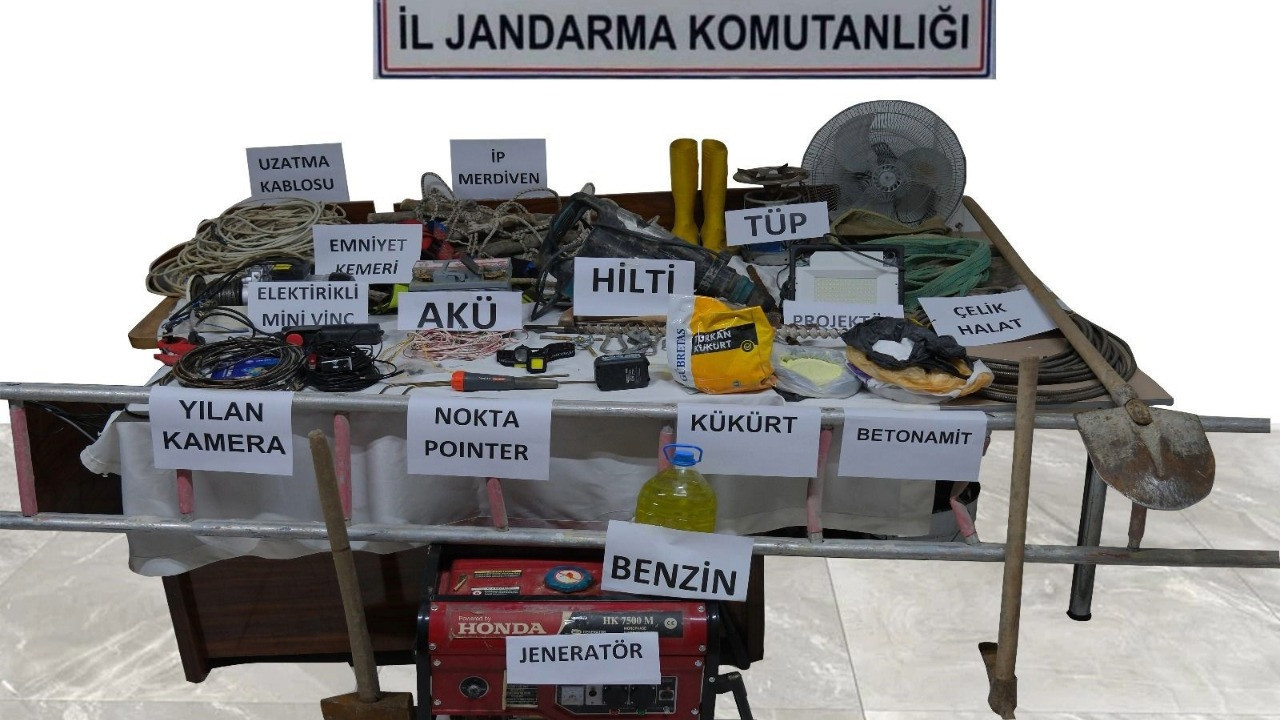 Kaçak kazıya suçüstü: 3 gözaltı