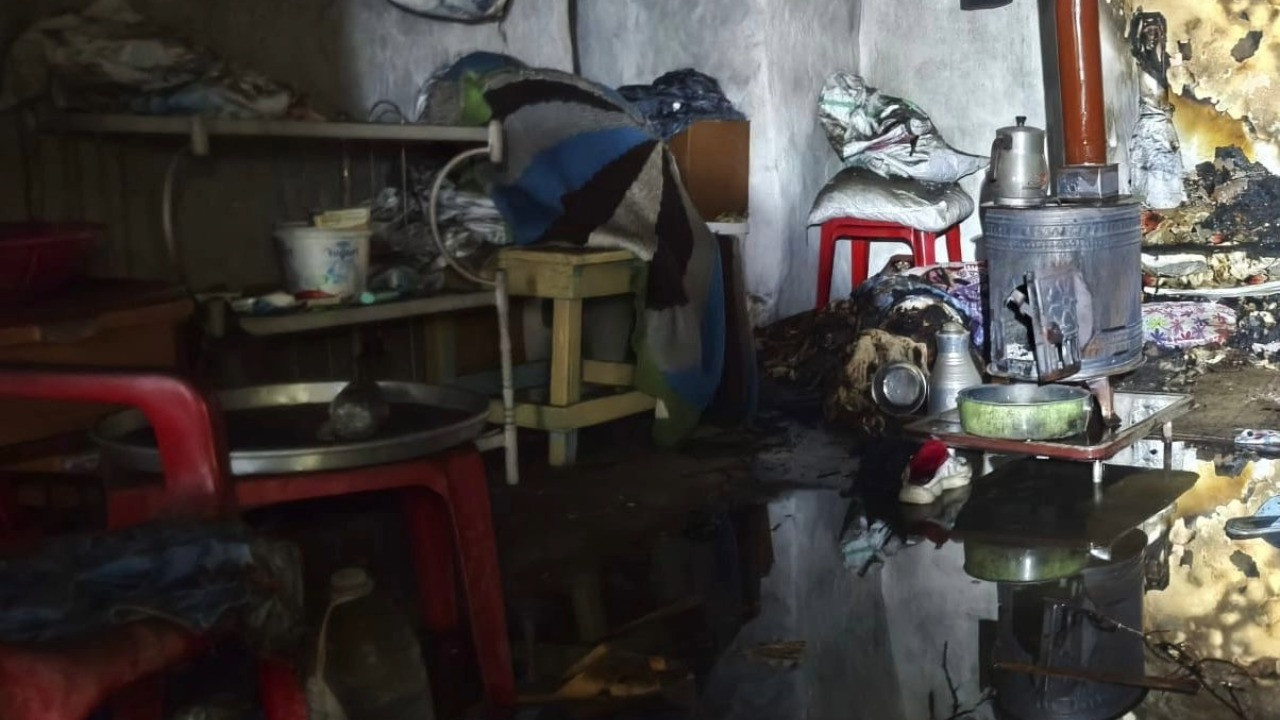 Odun sobasından çıkan yangında 1 kişi hayatını kaybetti