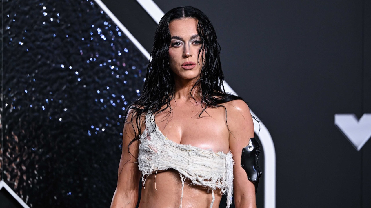 Ünlü şarkıcı davayı kazandı: Büyük tepki topladı