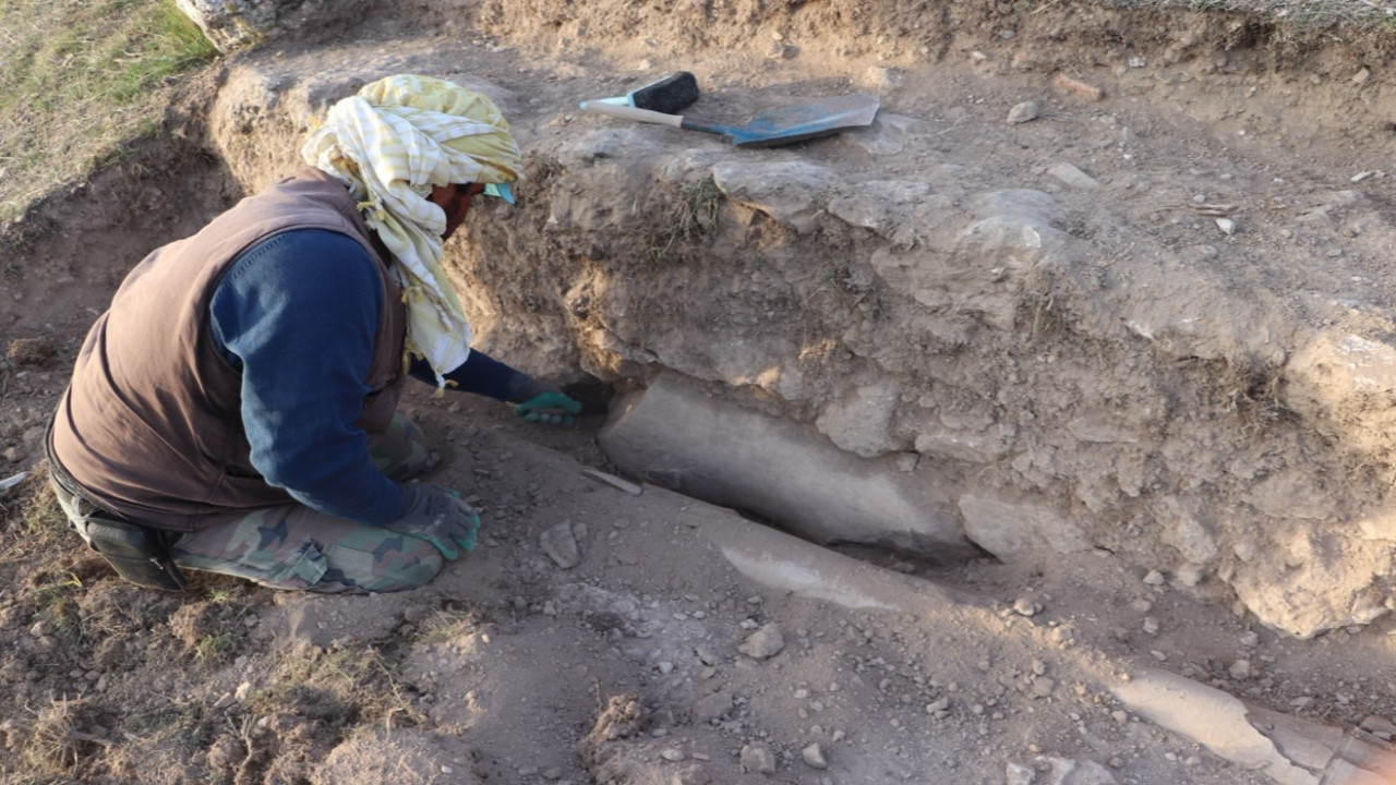 Blaundos Antik Kenti'nde 1800 yıllık heykel bulundu