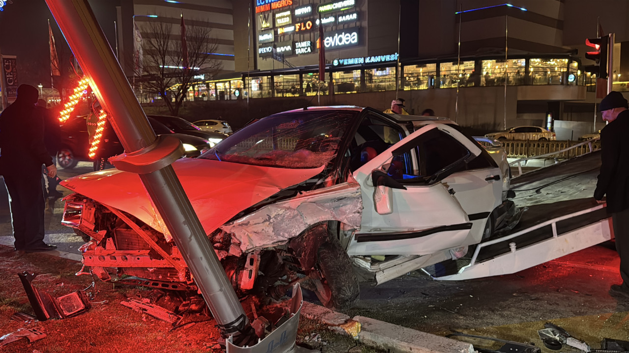 Dur ihtarına uymadı, 3 kişi yaralandı