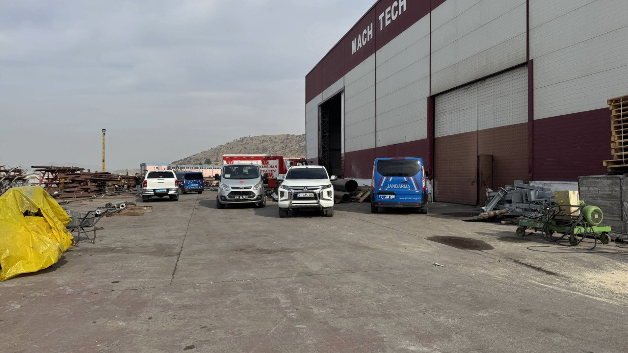 Sacın altında kalan 2 işçi öldü