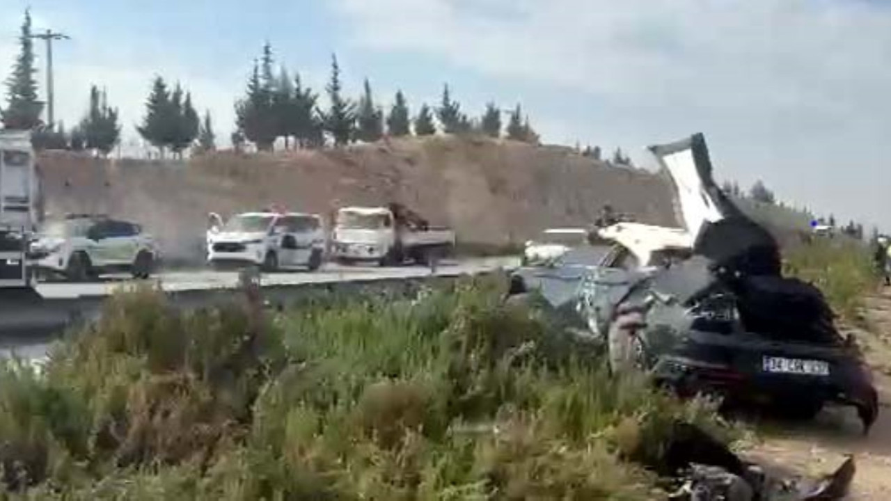 Kontrolden çıkan otomobil bariyerlere çarptı: 1 ölü, 2’si ağır 4 yaralı