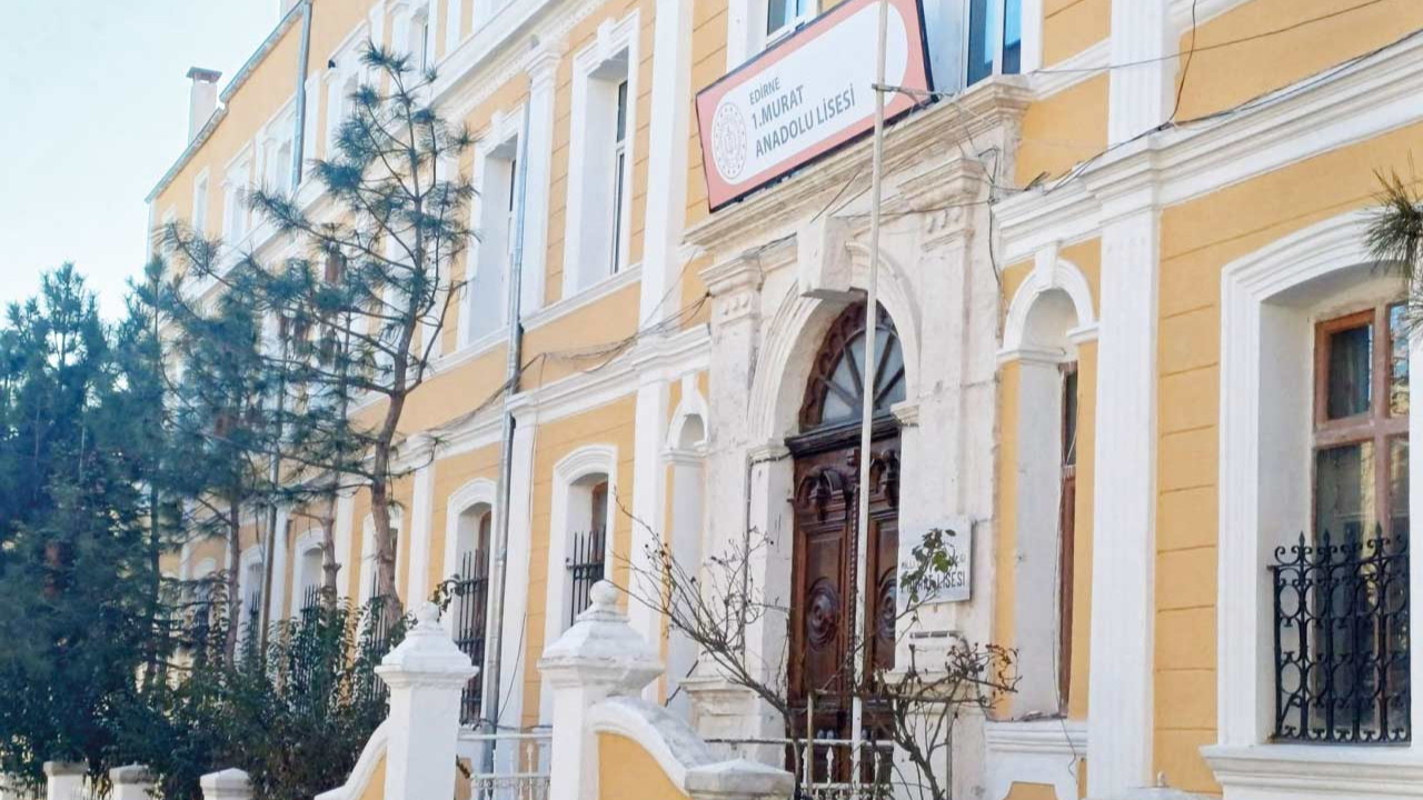 Penceresiz sınıfta ders