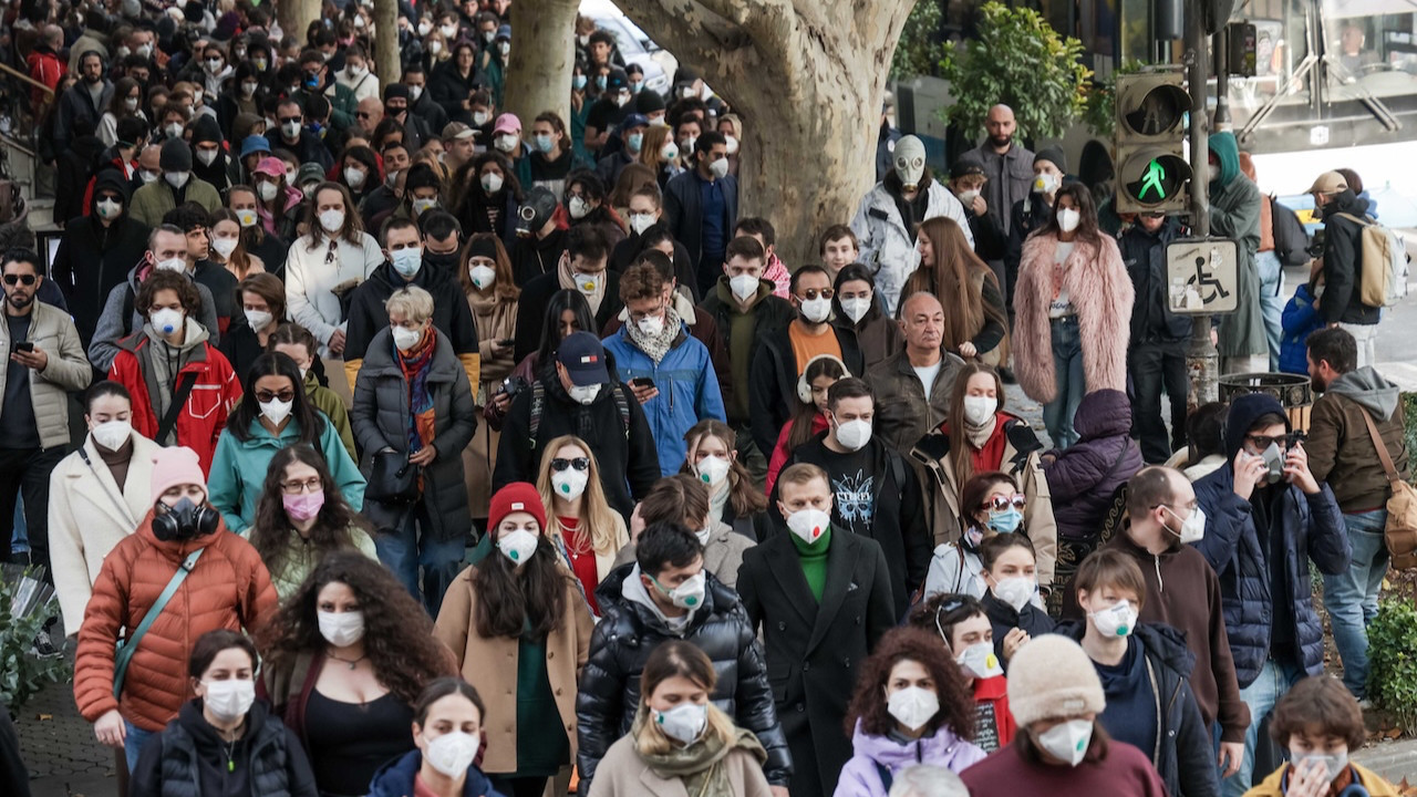 Erivan'da maskeli eylem