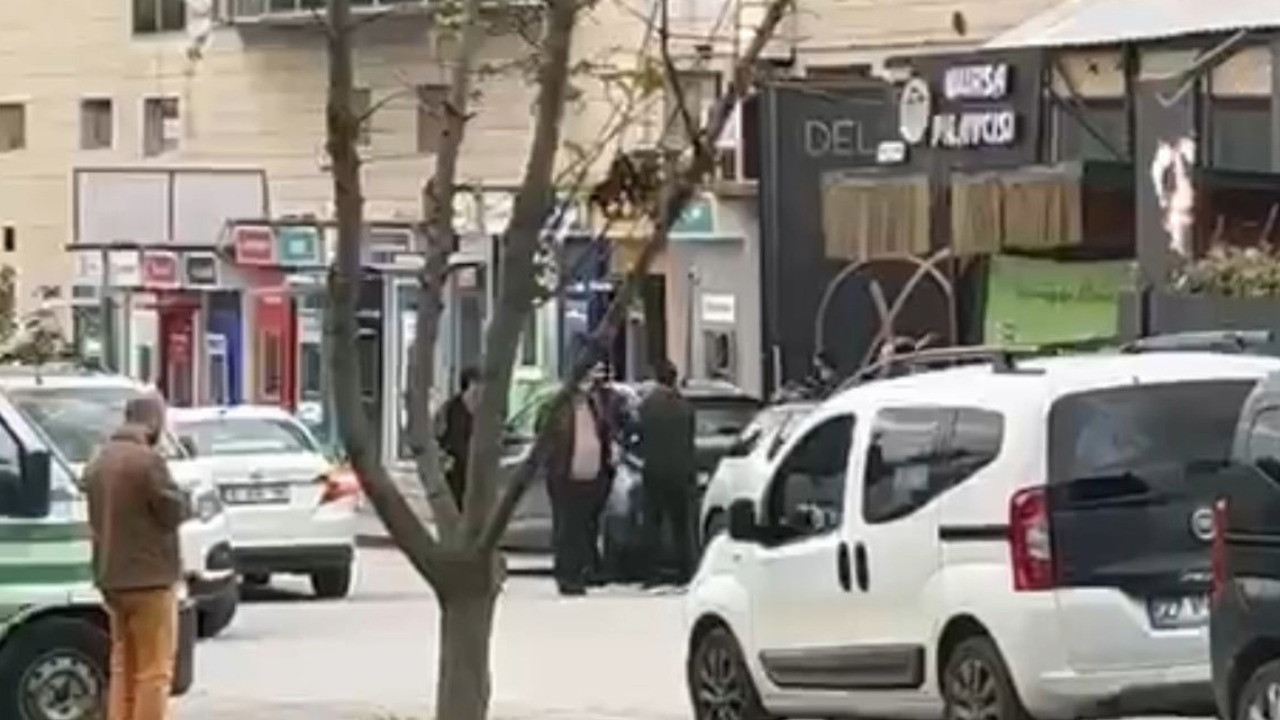 Kendilerine servis açmayan restoranın silahlarla bastılar: 6 yaralı