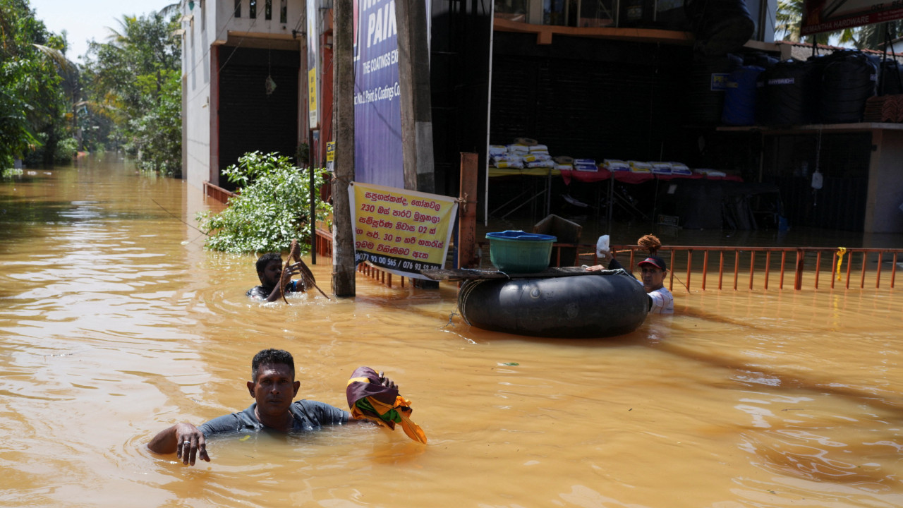 Üç ülke faciayı yaşadı: 900'den fazla ölü, yüzlerce kayıp