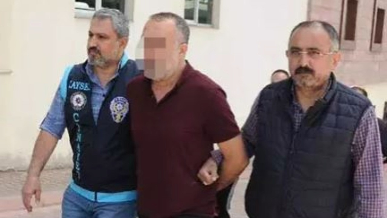 Bacağından bıçaklayarak öldürmüştü: Ceza bozuldu