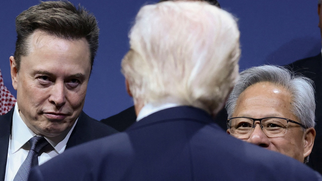 Elon Musk: 38 trilyon dolarlık borcu robotlar ödeyecek