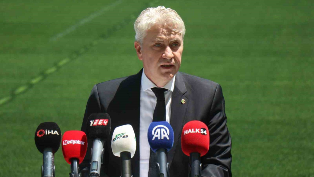 Sakaryaspor'da başkan görevi bıraktı