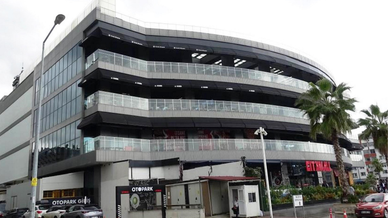 AVM'de mühürleme krizi: Bir mağazanın itirazı işlemi durdurdu