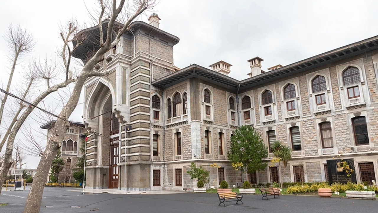 İstanbul Erkek Lisesi'nde neler oluyor! İddialar vahim...