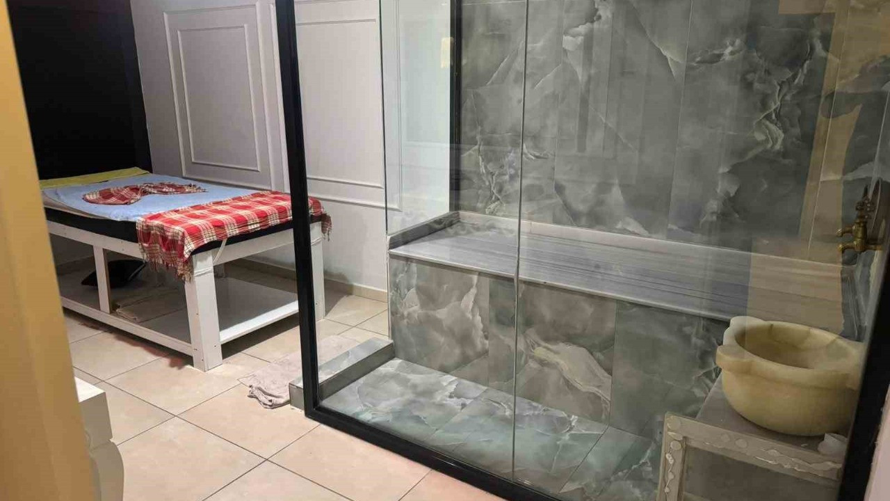 Masaj salonuna operasyon: Müşterileri gizlice kaydedip tehdit ettiler