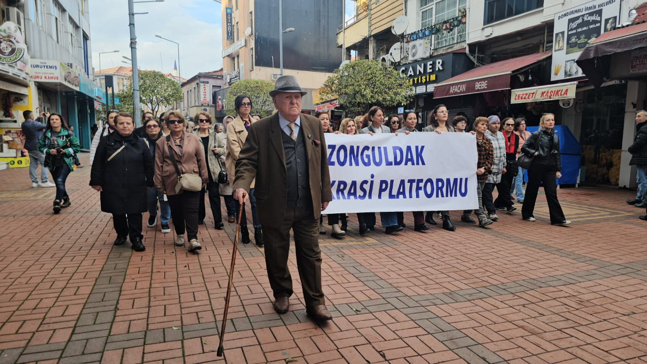 İstismar ve cinayetlere karşı sessiz yürüyüş