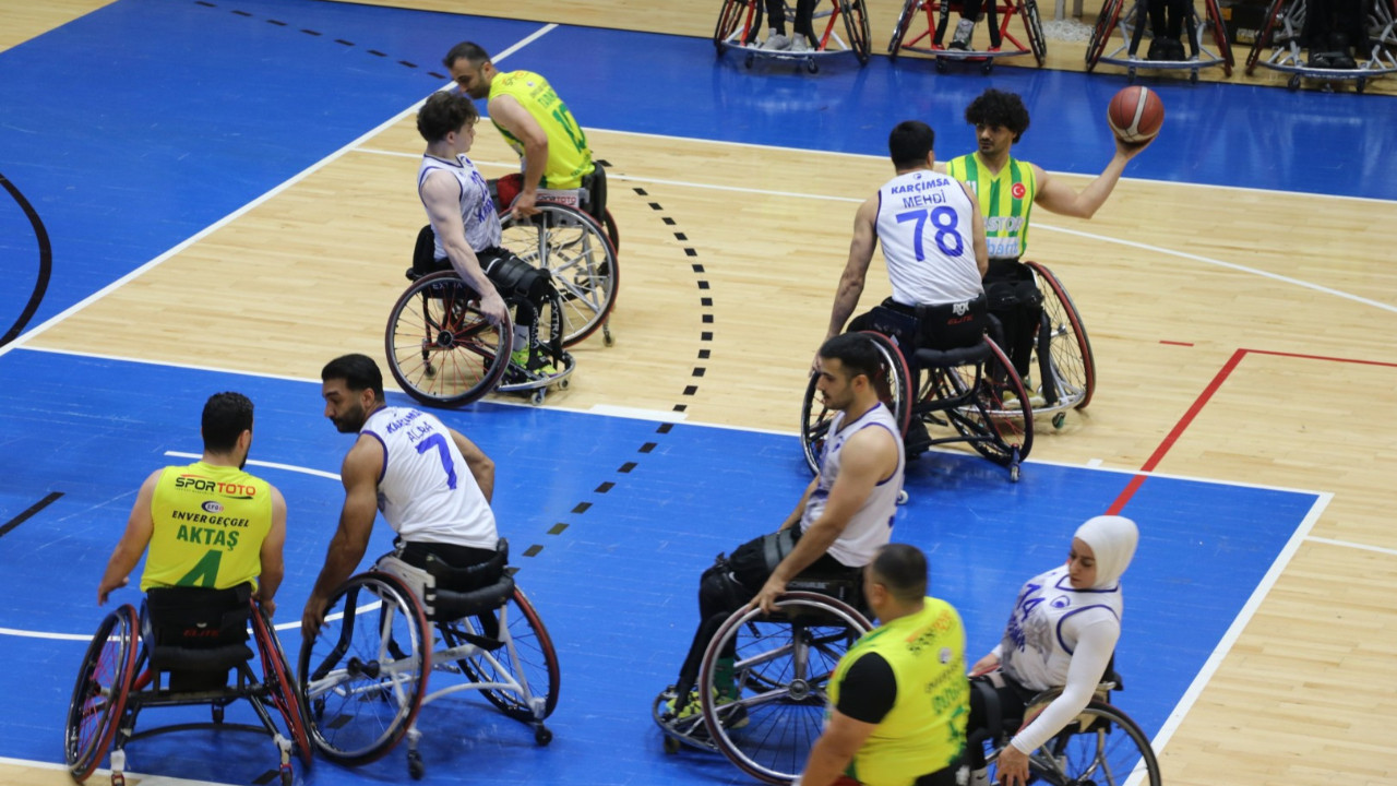 Karabük Demir Kartalspor ikinci yarıda geri döndü