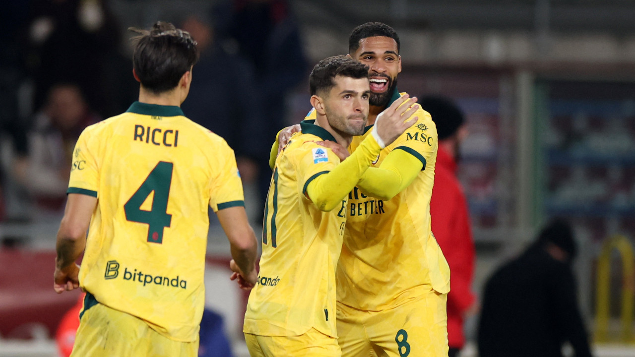 Milan'dan tarihi geri dönüş: Liderliği bırakmadı