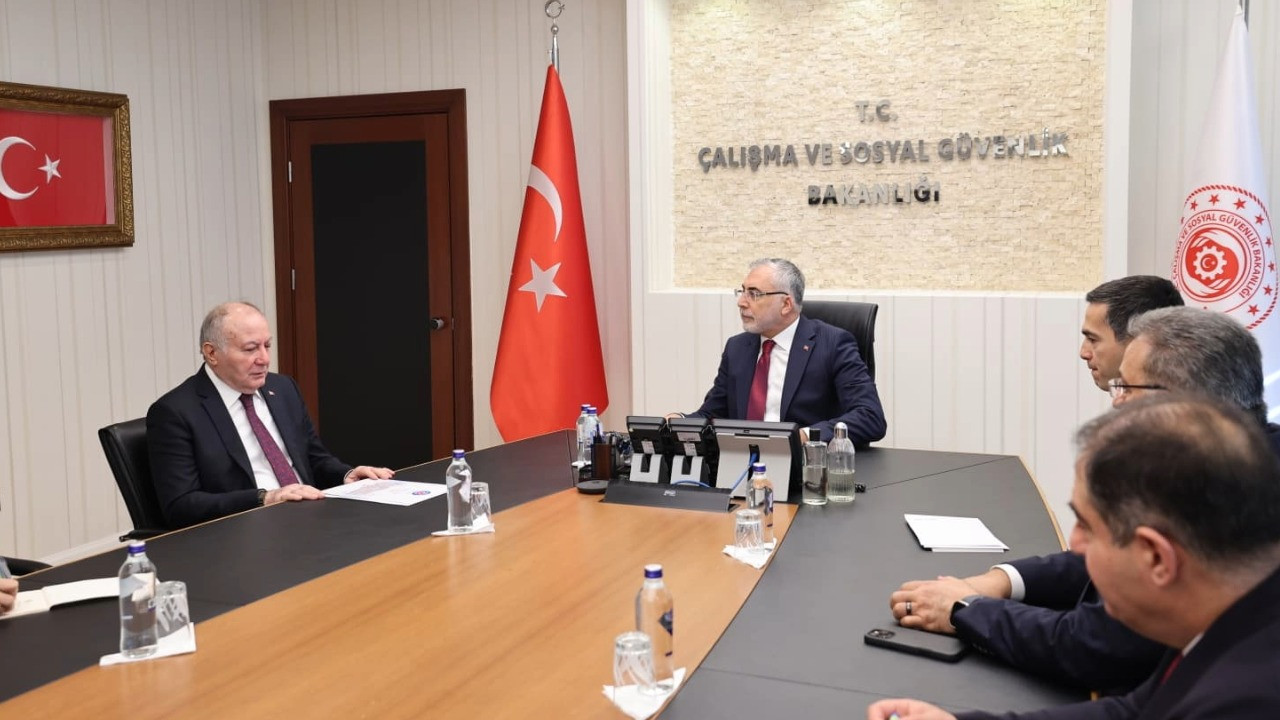 Asgari ücrette ikinci toplantı başladı, Türk-İş masada yok