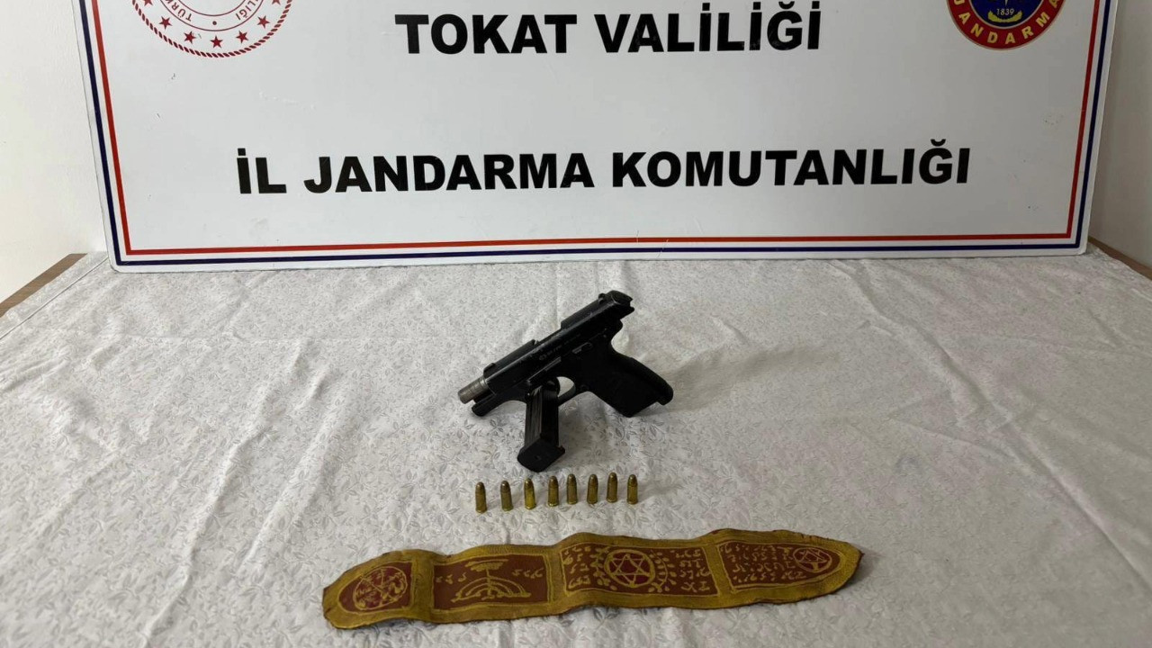 Üzerinde Davud Yıldızı ve yedi kollu şamdan bulunan kemer ele geçirildi