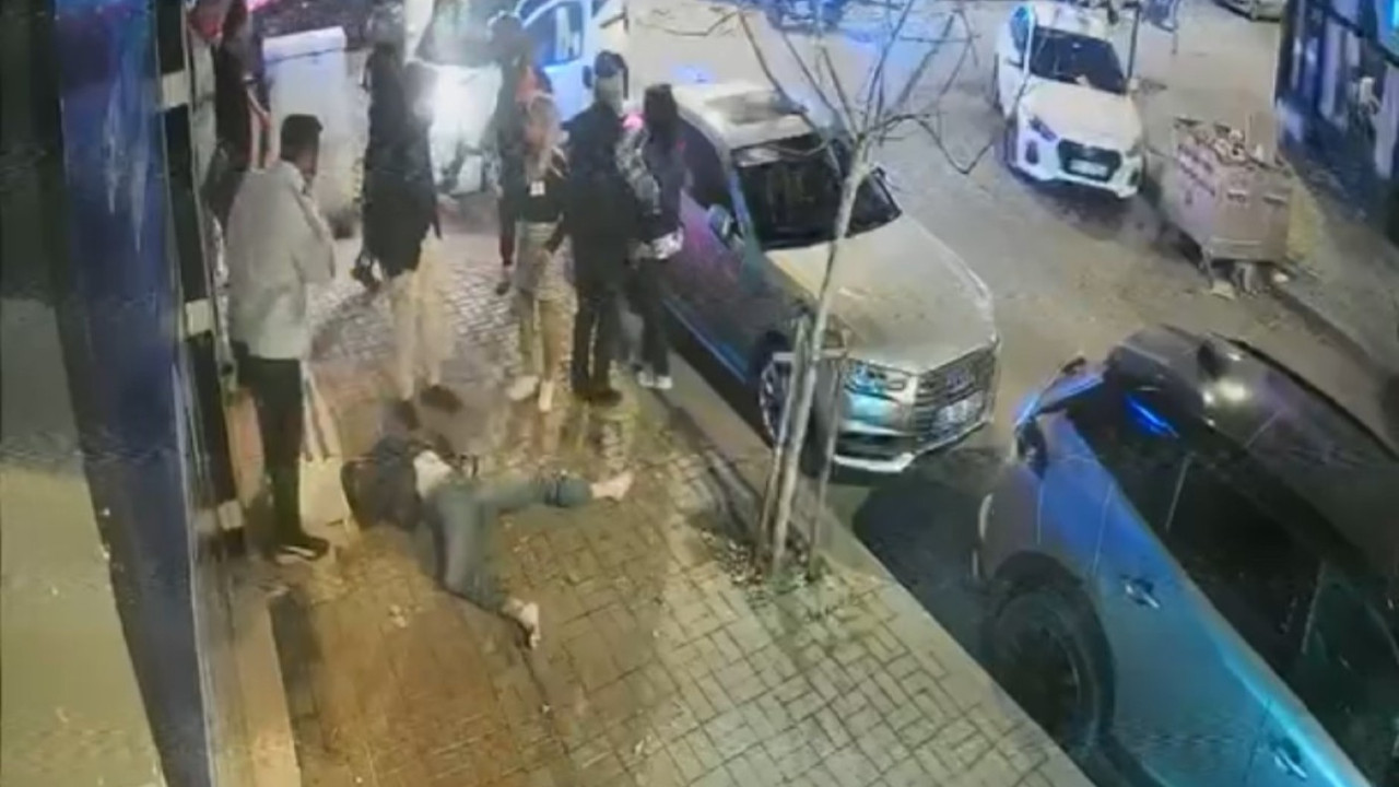 Kaza sonrası kaldırıma uçtu