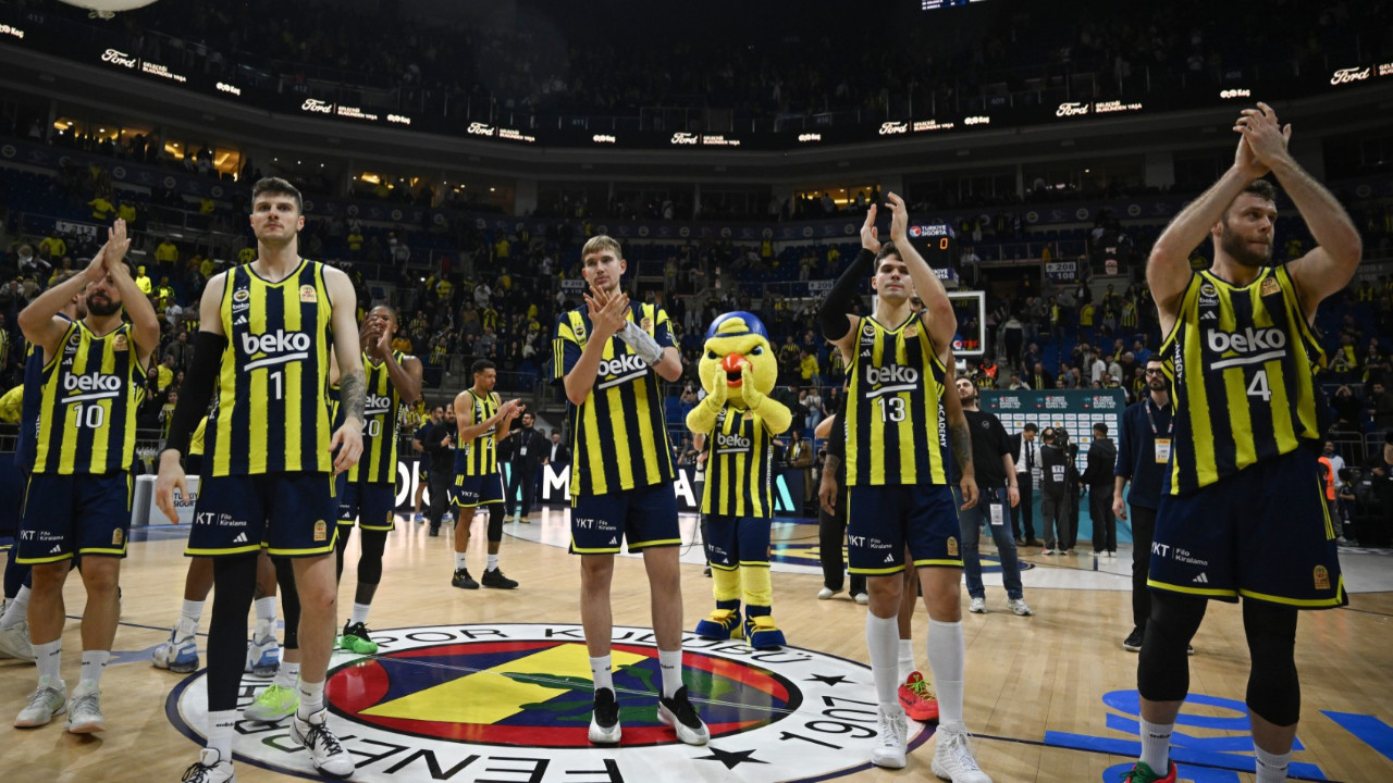 Dev maçta kazanan Fenerbahçe: Laso Efes'te kötü başladı