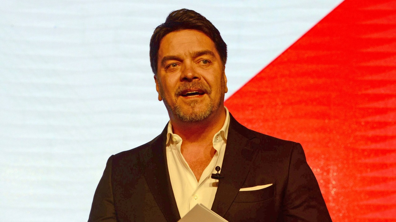 Beyazıt Öztürk geri dönüyor: Sosyal medyada duyurdu