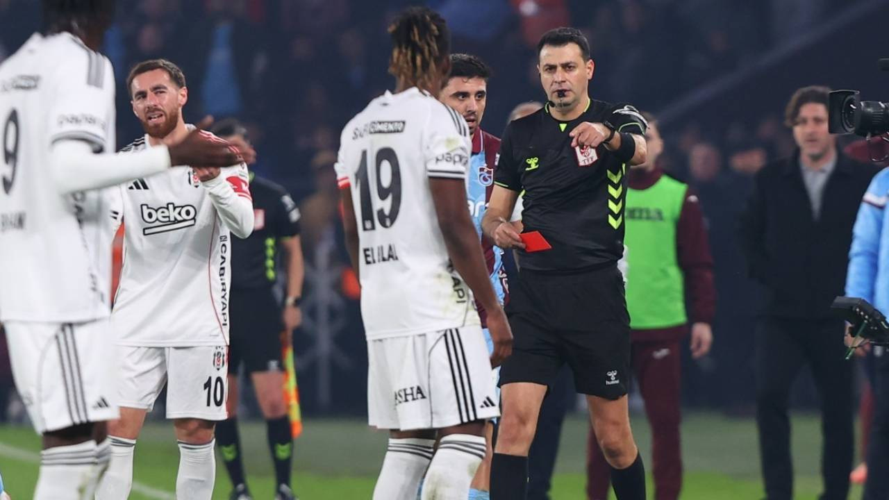 El Bilal Toure'nin pozisyonunun VAR kayıtları paylaşıldı: 'Normal hızda oynat bana'