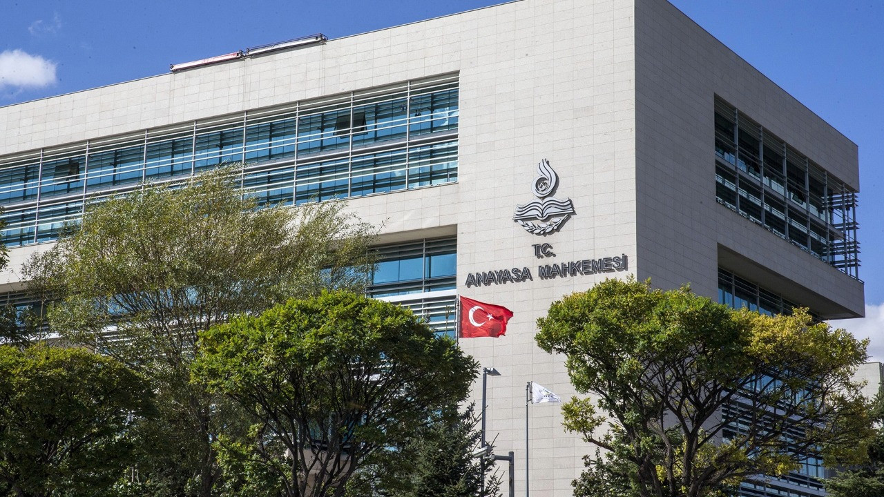 Anayasa Mahkemesi 'hakaret'i masaya yatırıyor