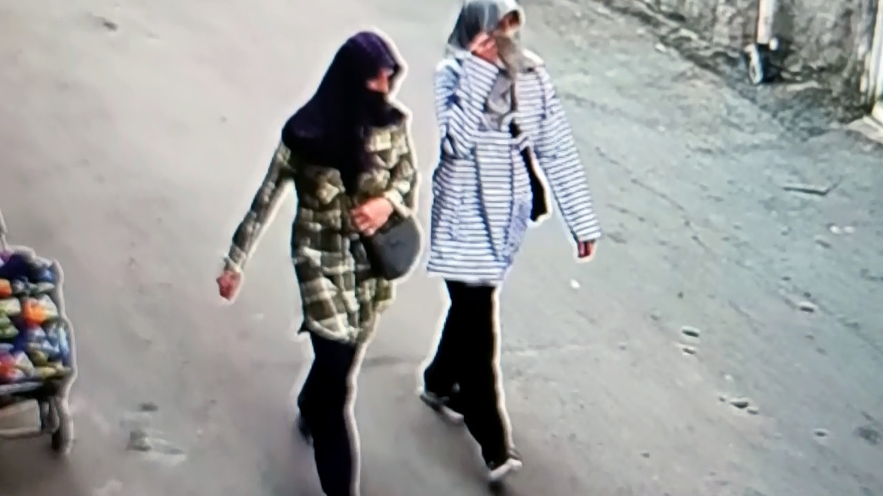 Eşarp detayı ele verdi: Yüzlerini gizleyen anne-kız evlerden altın çaldı