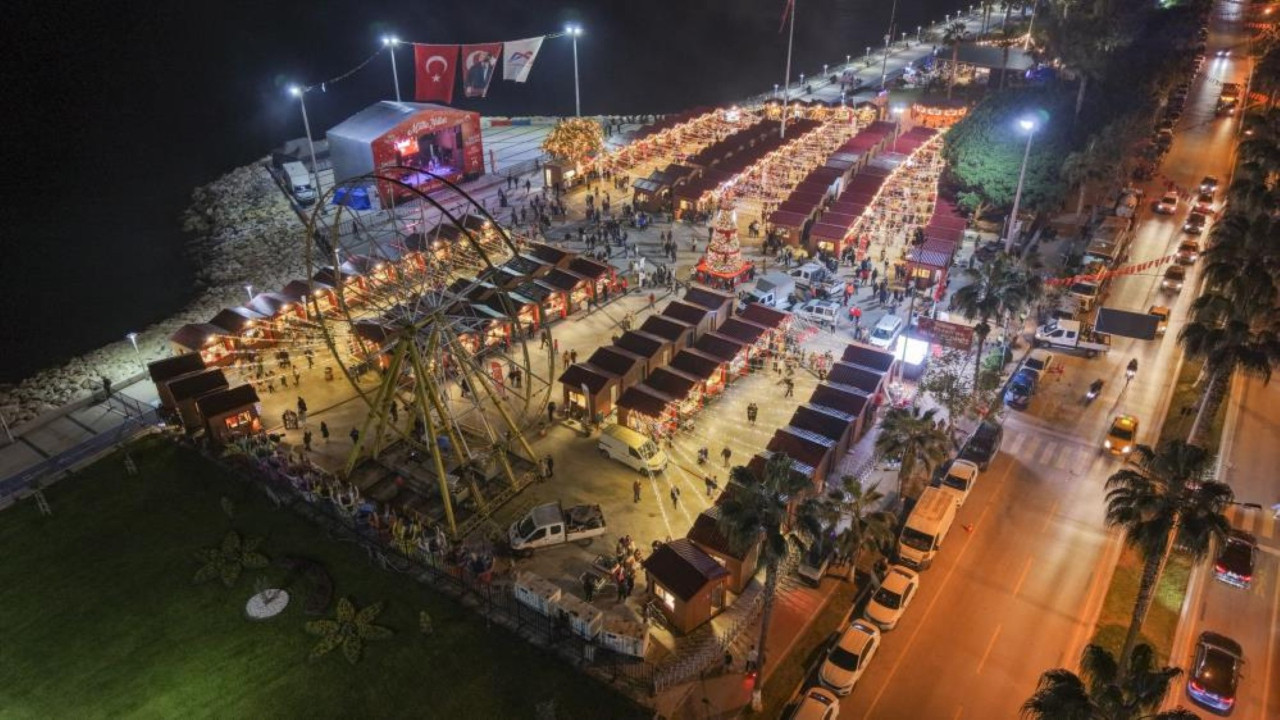 Mersin Yılbaşı Pazarı ışıl ışıl: Yeni yıl coşkusu zirvede