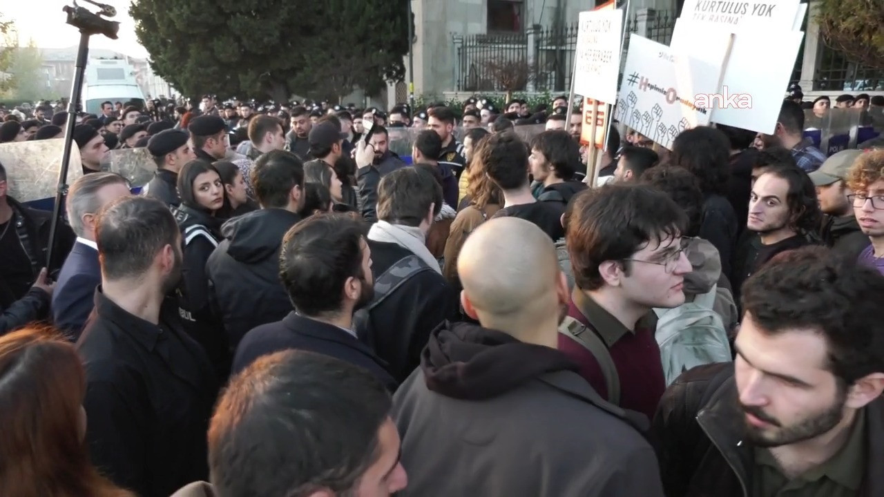 Beyazıt'ta eylem yapan gençlere polis ablukası: 26 kişi gözaltına alındı