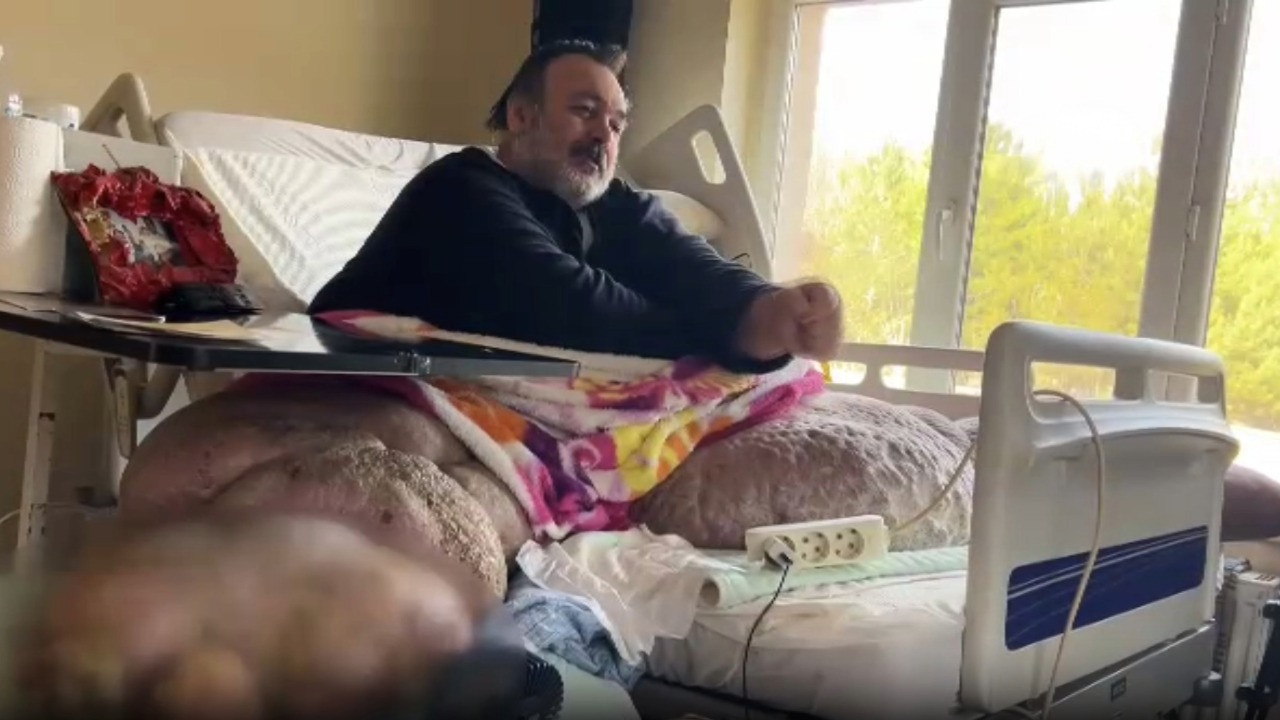 300 kilo oldu, 5 yıldır evden çıkamıyor...