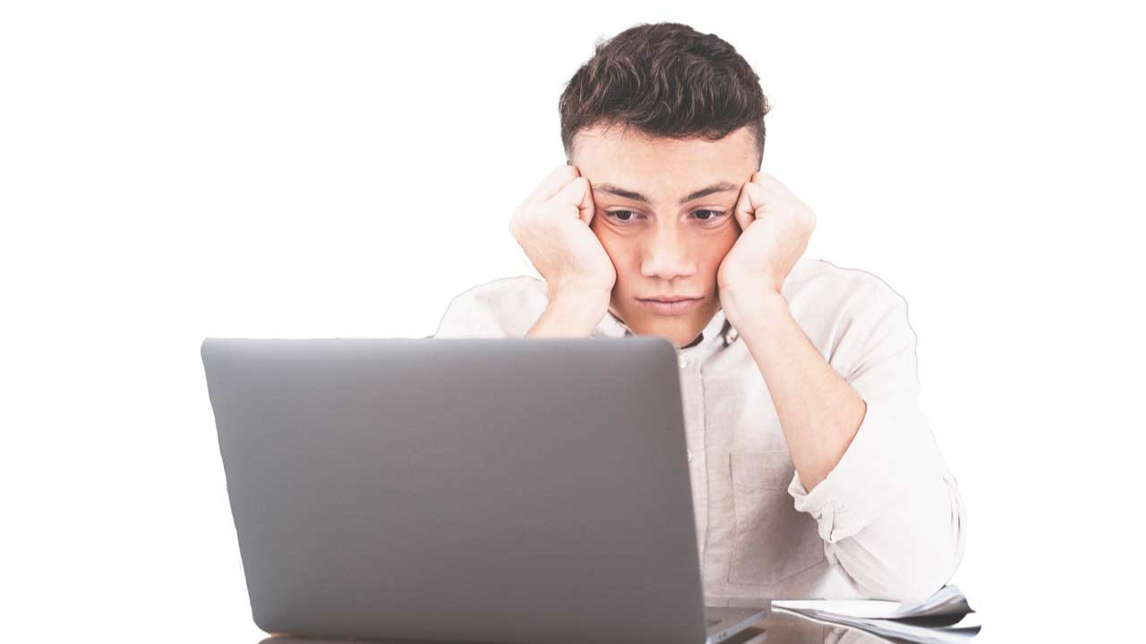 Gençler aile desteği ile ayakta kalıyor