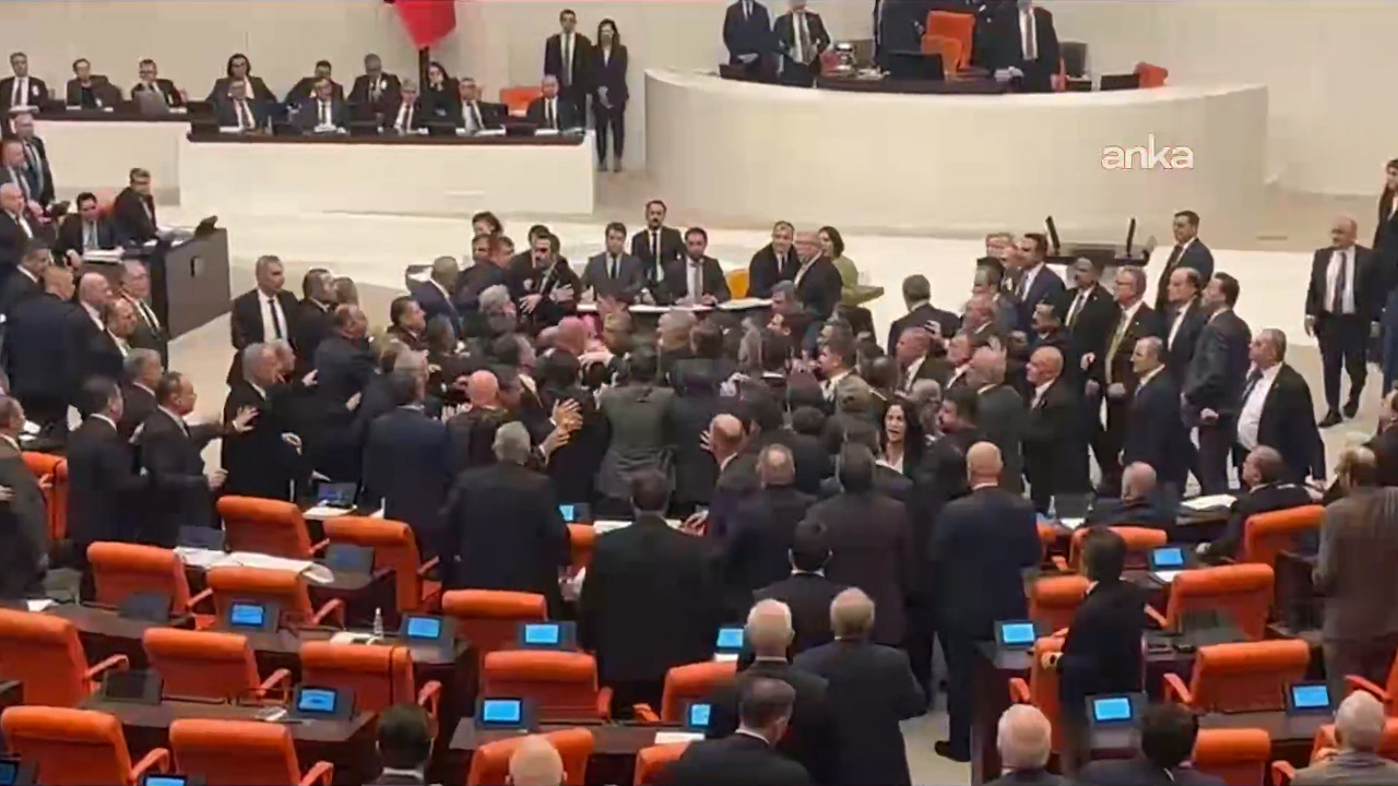 TBMM’de vekiller birbirine girdi