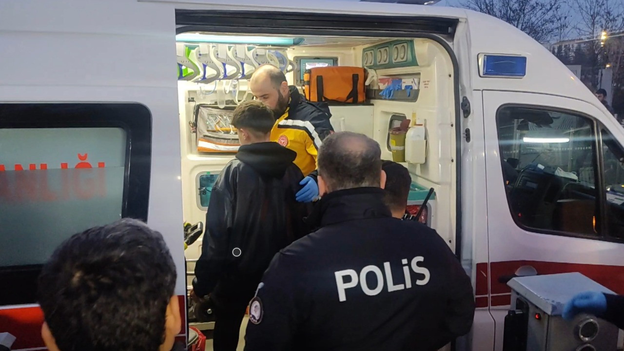 Liselilerin kavgasında kan döküldü